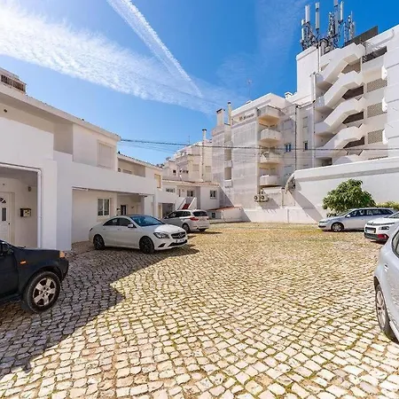 Acolhedor Com Wifi A Passos Do Mar Luz