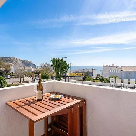 Διαμέρισμα Acolhedor Com Wifi A Passos Do Mar