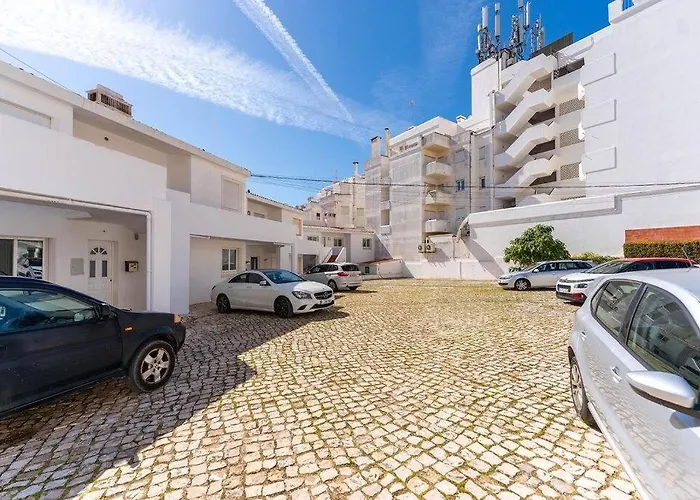 Acolhedor Com Wifi A Passos Do Mar Luz