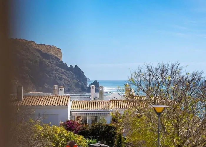 Acolhedor Com Wifi A Passos Do Mar Luz